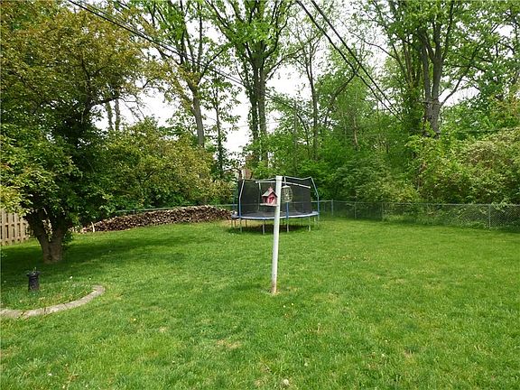 4th image of 2809 N Saturn Dr
