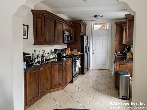 2nd image of 4839 N Paulina St #1W