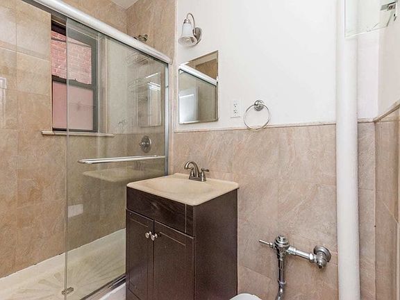 5th image of 3057 29th St APT 1C