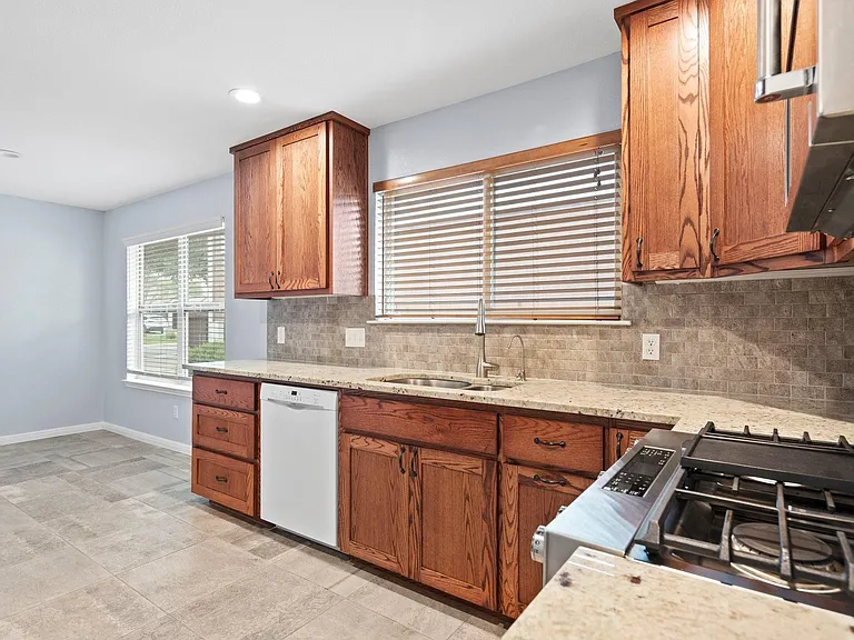 1408 Deer Ledge Trl — Photo 14