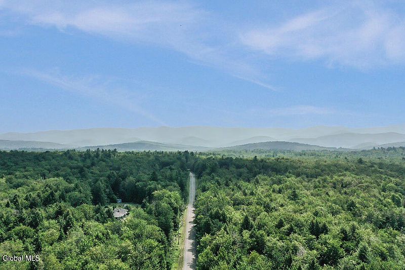 5th image of 87 Pond View Road