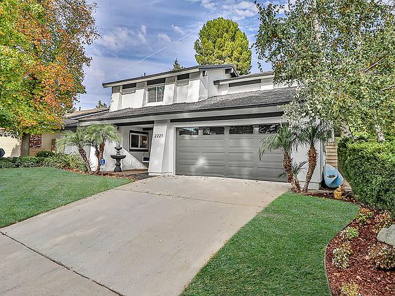 2nd image of 2221 Silver Spring Dr