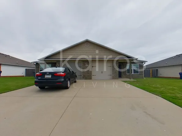 5006 E Thomas St #B, Siloam Springs, AR 72761