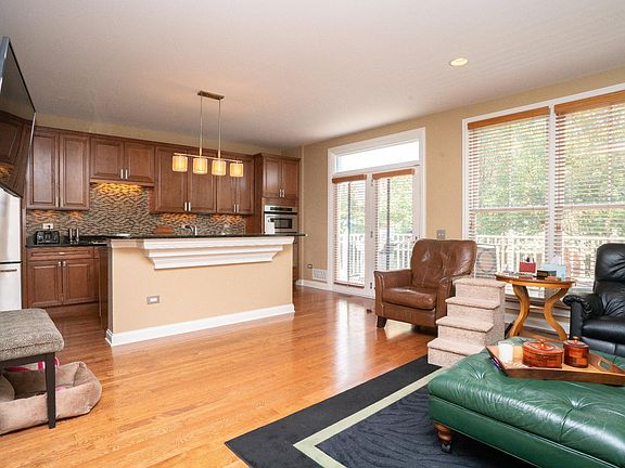 3rd image of 1844 Admiral Ct