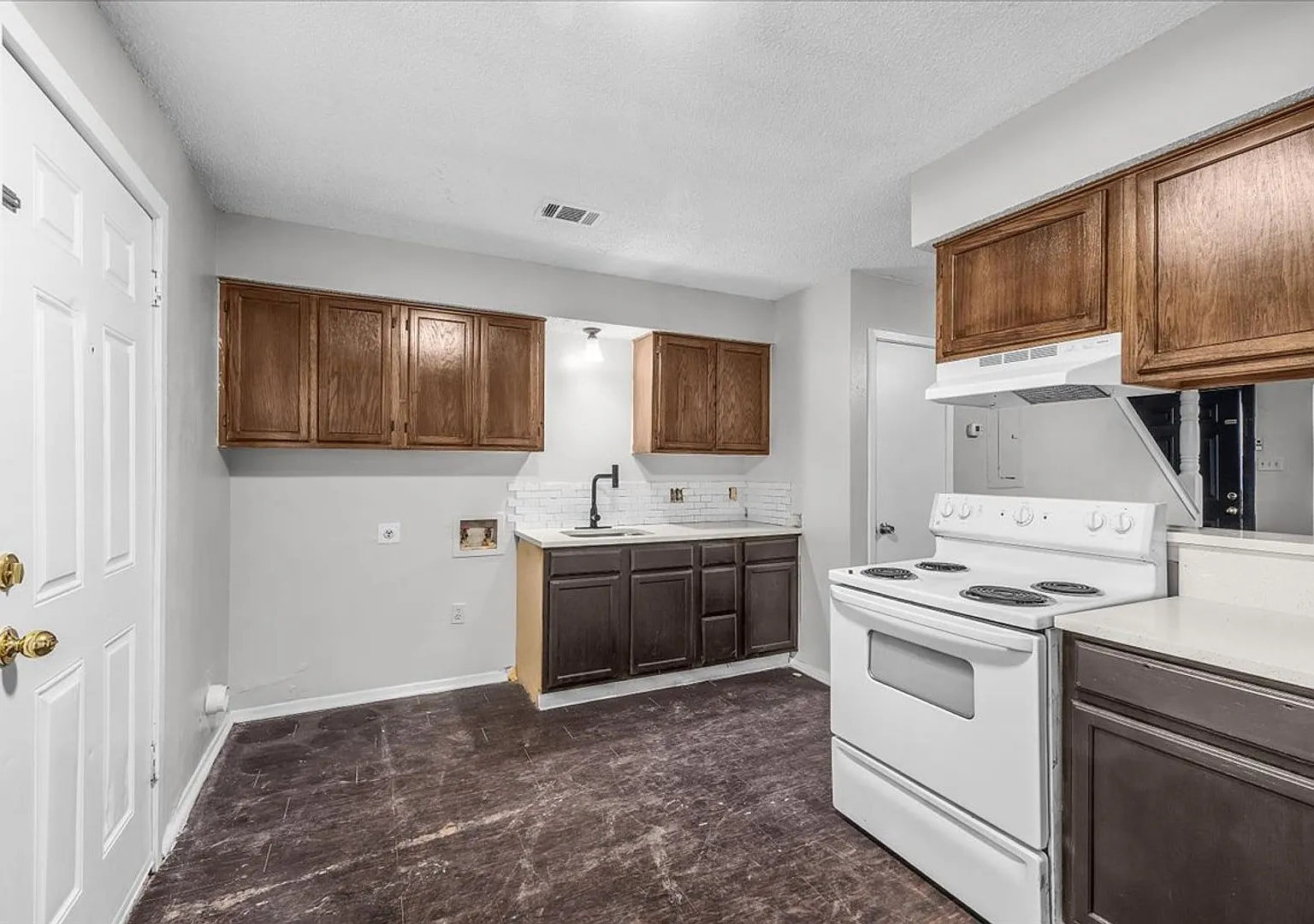Second Chance Leasing Available | Vouchers Welcome | 2br/1.5ba — Photo 1