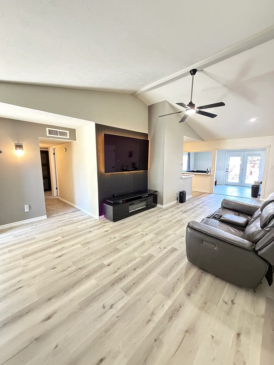 Building Photo - 420 Timberbend Trl