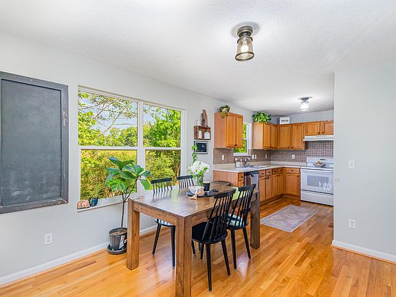 4th image of 2709 Fister Place Blvd