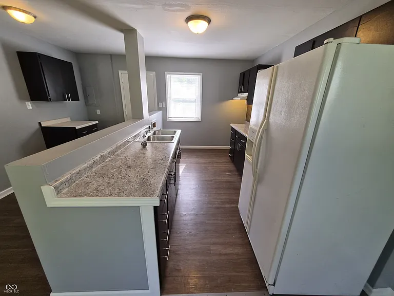 3221 N Priscilla Ave — Photo 10