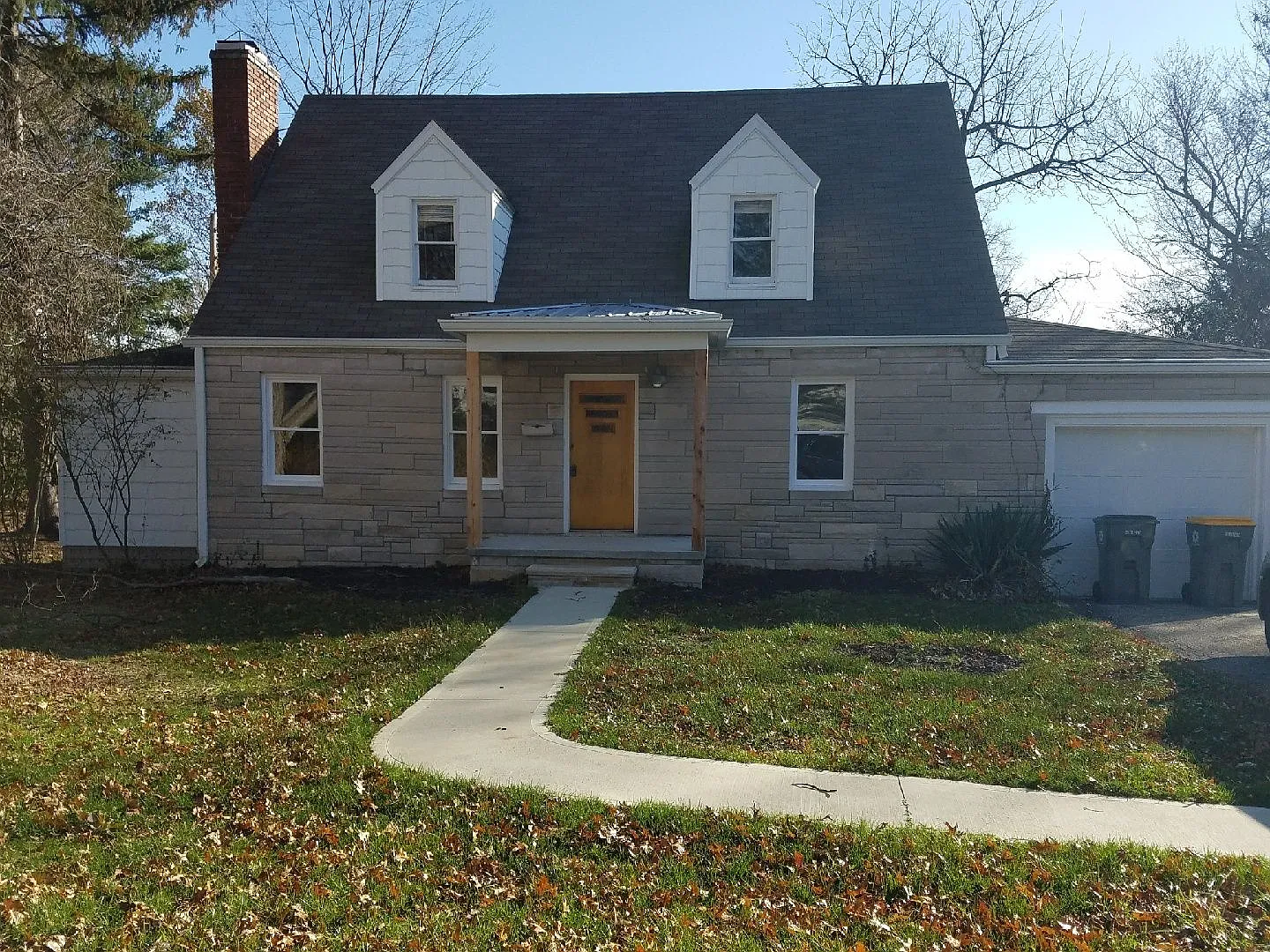 907 S Sheridan Drive — Photo 1