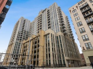 720 N Larrabee St APT 1204, Chicago, IL 60654