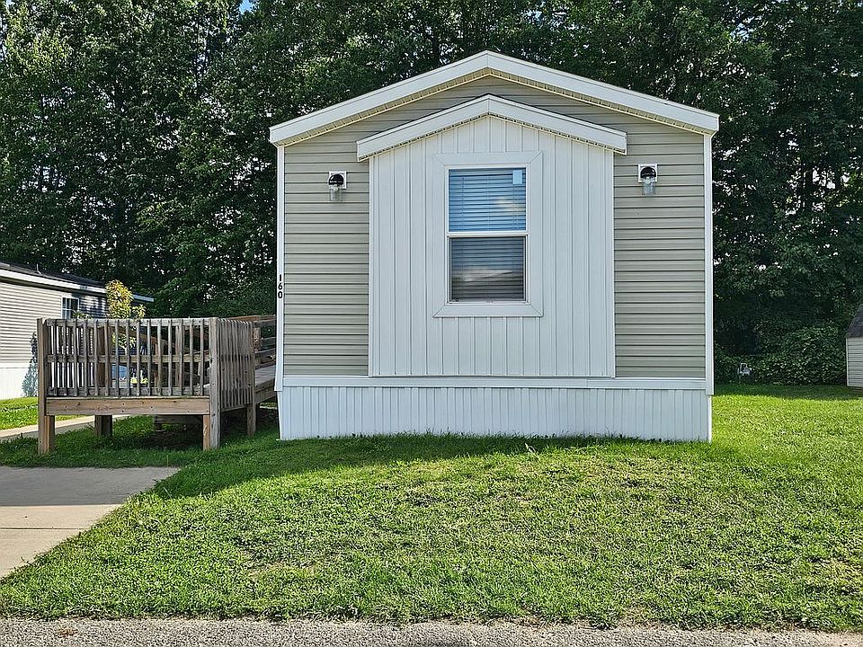 1st image of 160 Gardens Blvd NW
