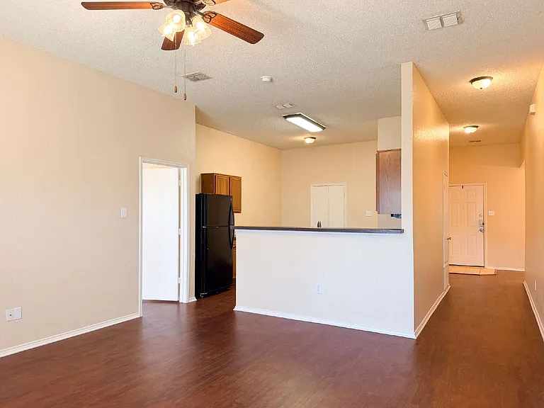 833 Edgehill Rd — Photo 16