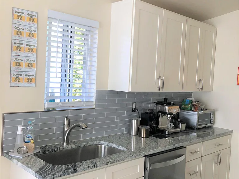 6515 35th Ave NE #202 — Photo 7