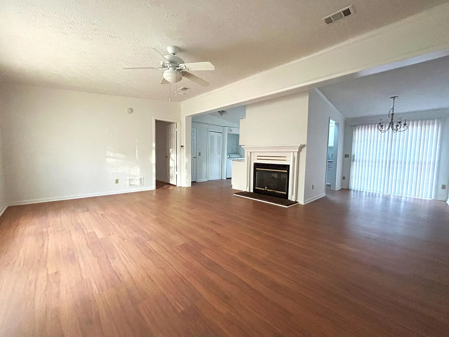 4 bed, 1566 sqft, $2,000 — Photo 3