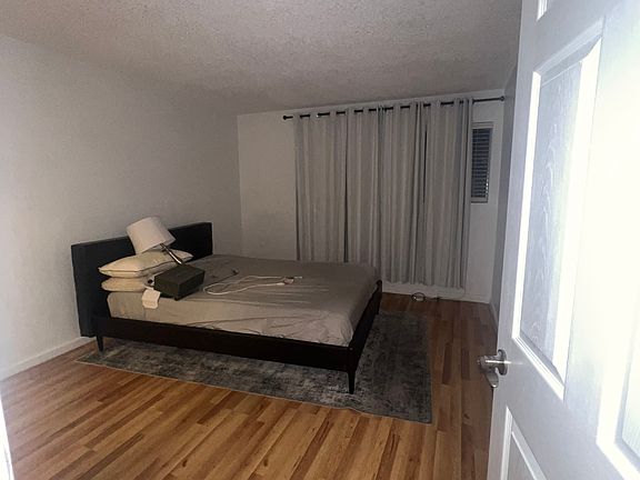4th image of 20202 Cohasset St Unit 16