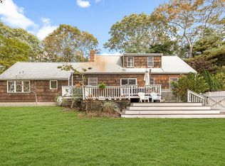 56 Widener Ln, Southampton, NY 11968