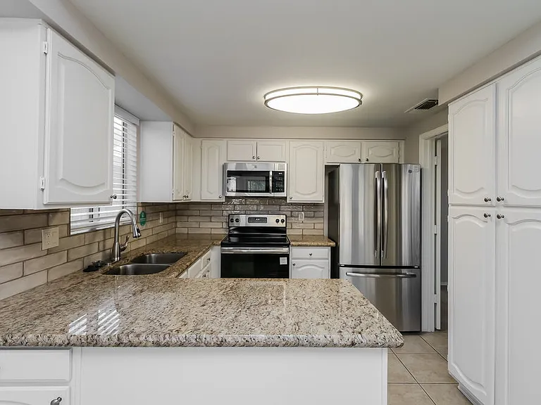 2282 W Park Ave — Photo 7
