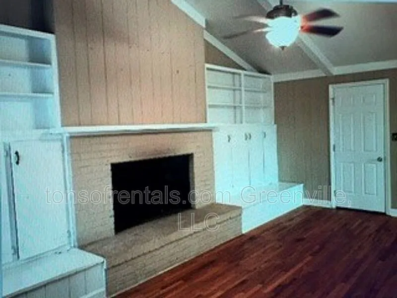3 bed, 2.0 bath, 1651 sqft, $1,695 — Photo 4