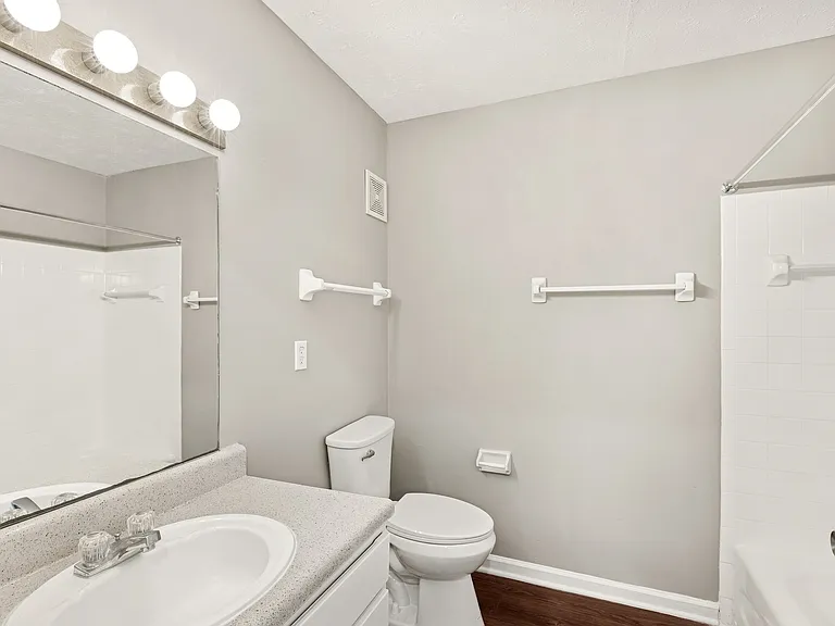 Waterfront Pointe — Photo 49