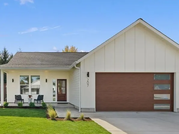 207 W Oak St, Yacolt, WA 98675