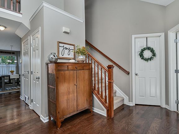 4th image of 642 Streamwater Dr