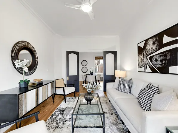 106 Oxford St, Toronto, ON M5T 1P3