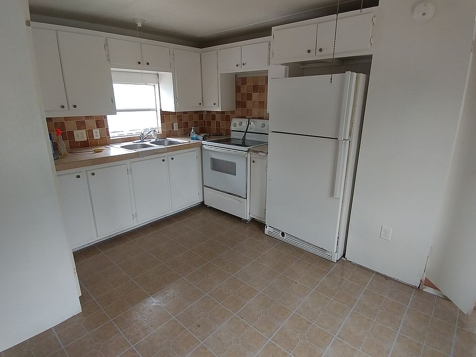 1st image of 279 Circle Dr