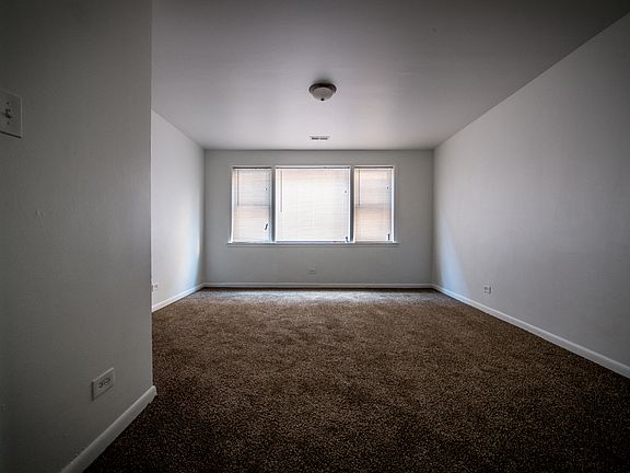 2nd image of 10933 S Vernon Ave #G