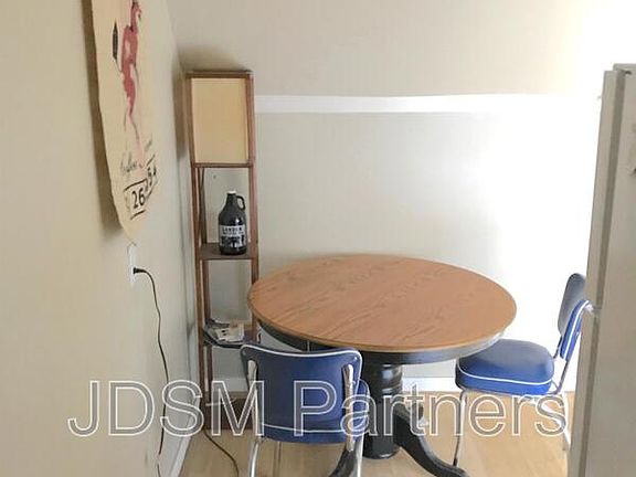 3rd image of 1260 Vine St APT 5