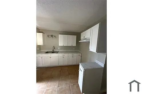 2851 Sophia St Photo 1