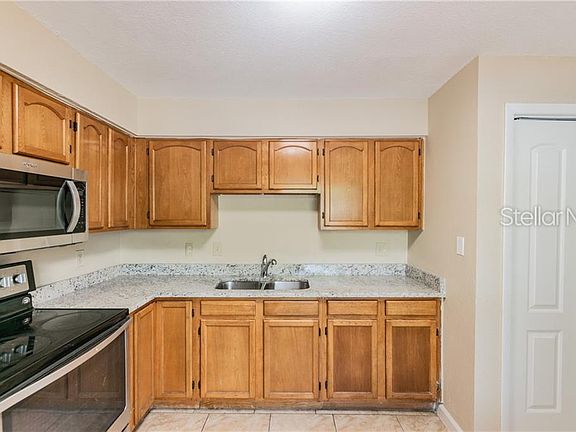 3rd image of 10022 Hyacinth Ave