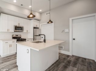 639 W 18th St #2R, Chicago, IL 60616