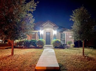 101 Buckingham Dr, Waxahachie, TX 75165