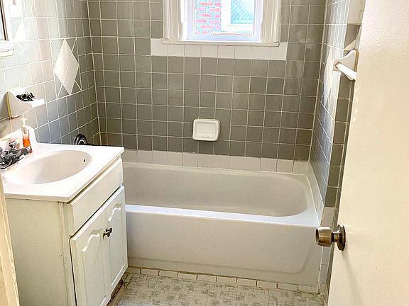 4th image of 480 Herzl St #2R