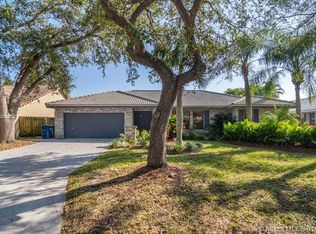 4899 NW 59th Way, Coral Springs, FL 33067
