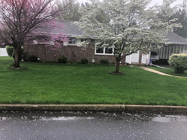 2nd image of 81 Runyon Rd