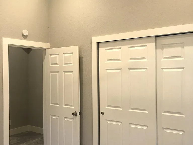 603 Devine St #2 — Photo 14