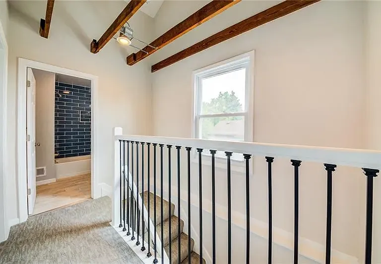 105 Southern Ave — Photo 14