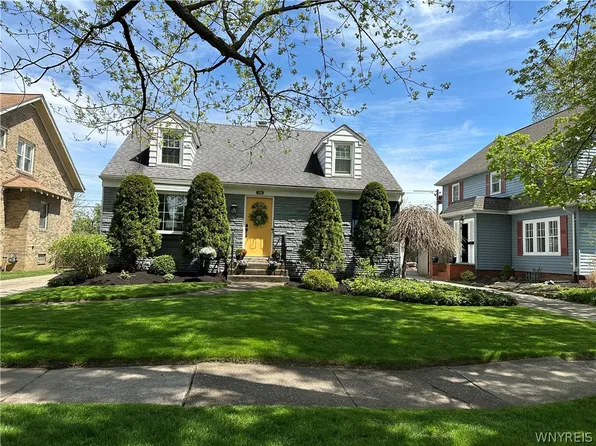 286 Berryman Dr, Amherst, NY 14226