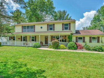 19 Kim Ln, Long Valley, NJ, 07853