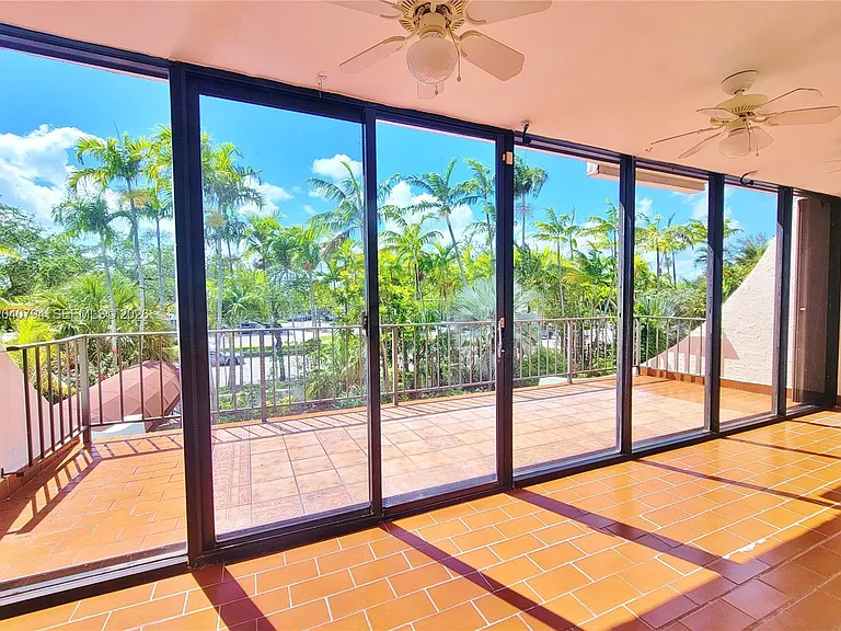 77 Crandon Blvd #2B — Photo 2