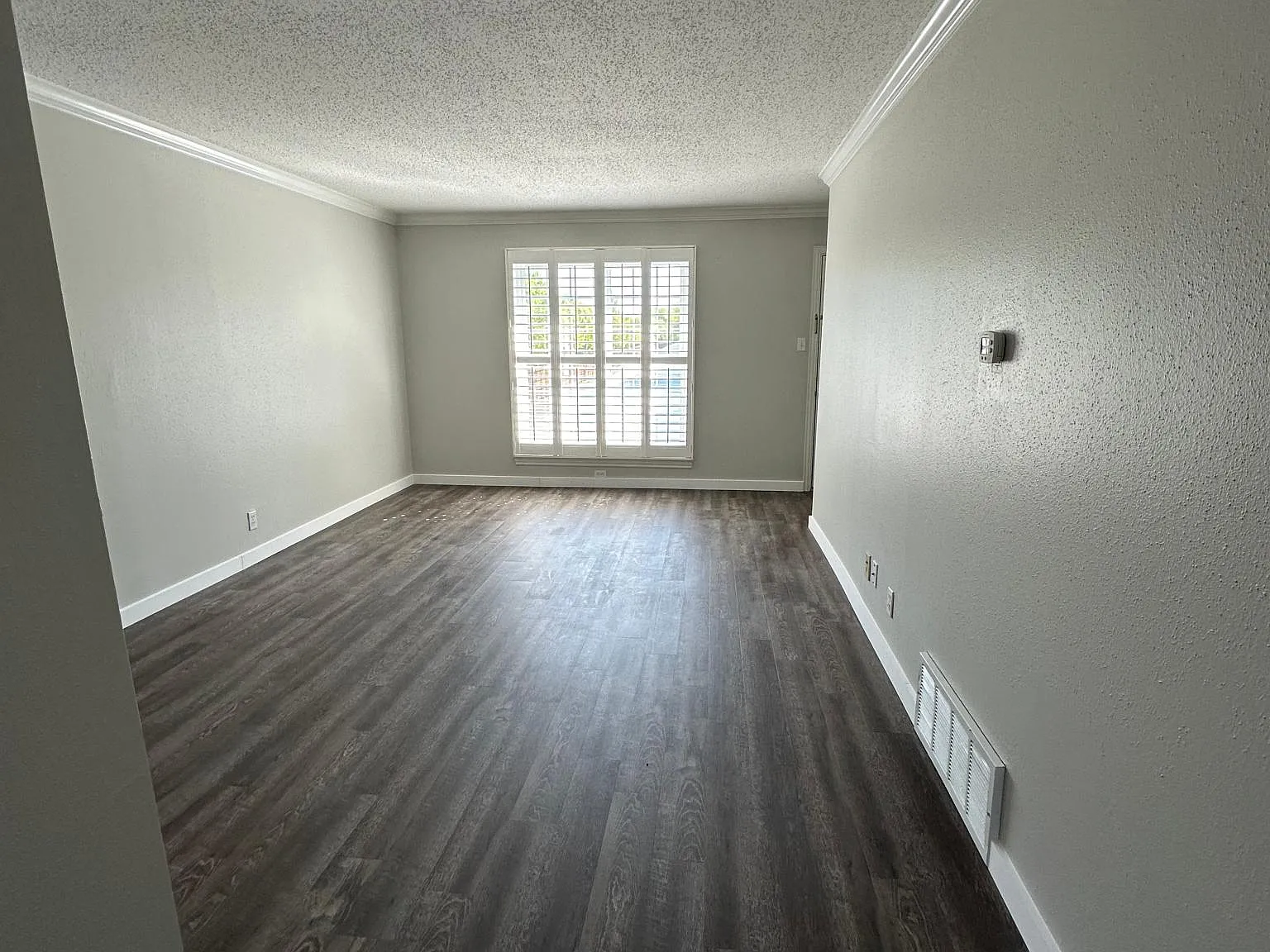 902 Roaring Springs Road — Photo 4