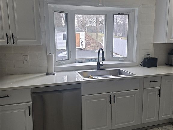 5th image of 2173 Main St