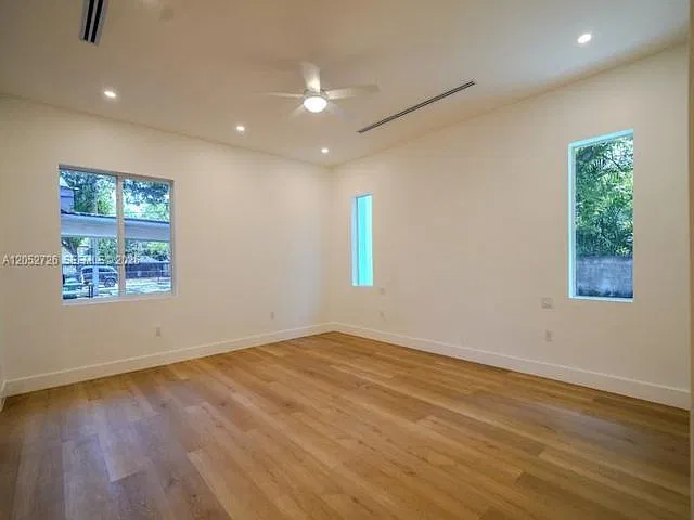 4 bed, 3.0 bath, $6,500 — Photo 4