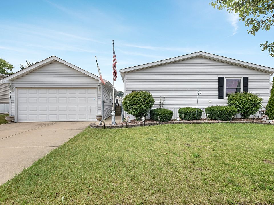 1st image of 207 Begonia Dr #207