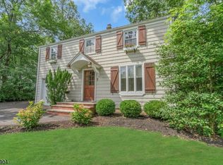 15 Rocky Ln, Basking Ridge, NJ 07920