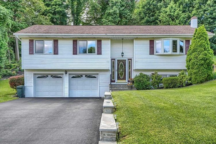 2nd image of 21 Kendell Dr