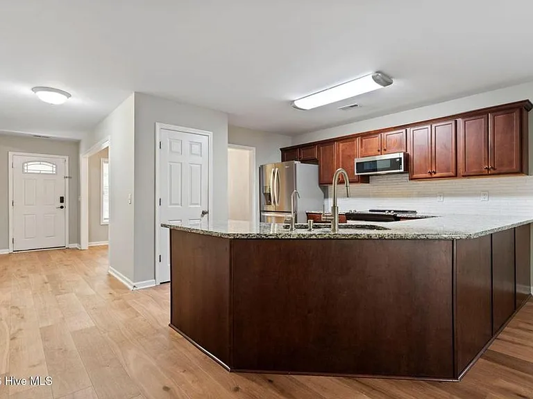 3912 Willowick Park Dr — Photo 9