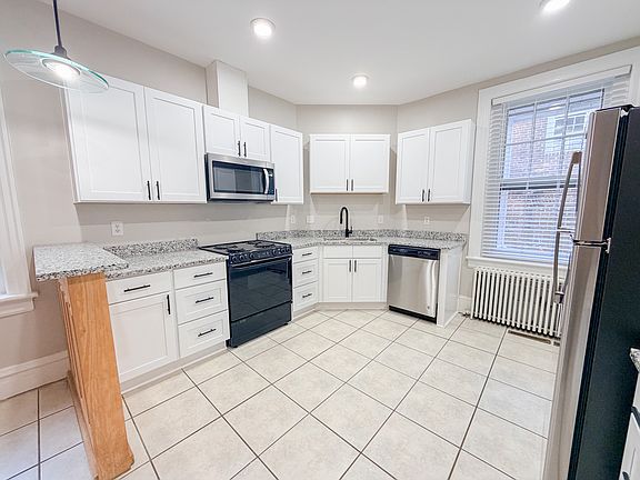 4th image of 508 N Allison St #A