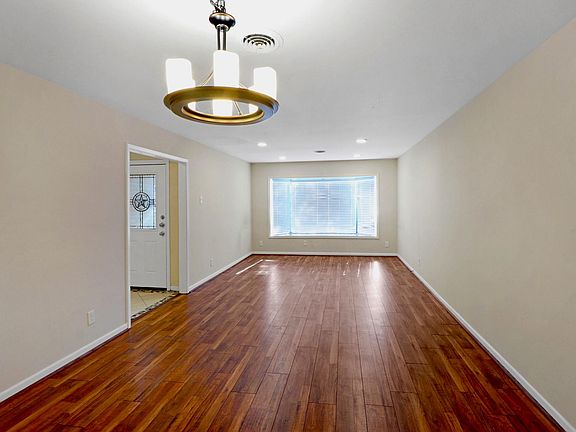 3rd image of 5554 Beechnut St